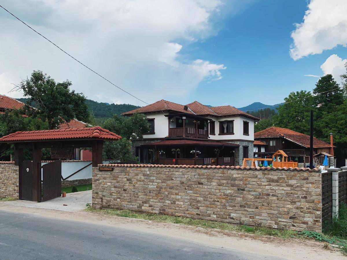 Карамановите Къщи Apriltsi  Eksteriør billede